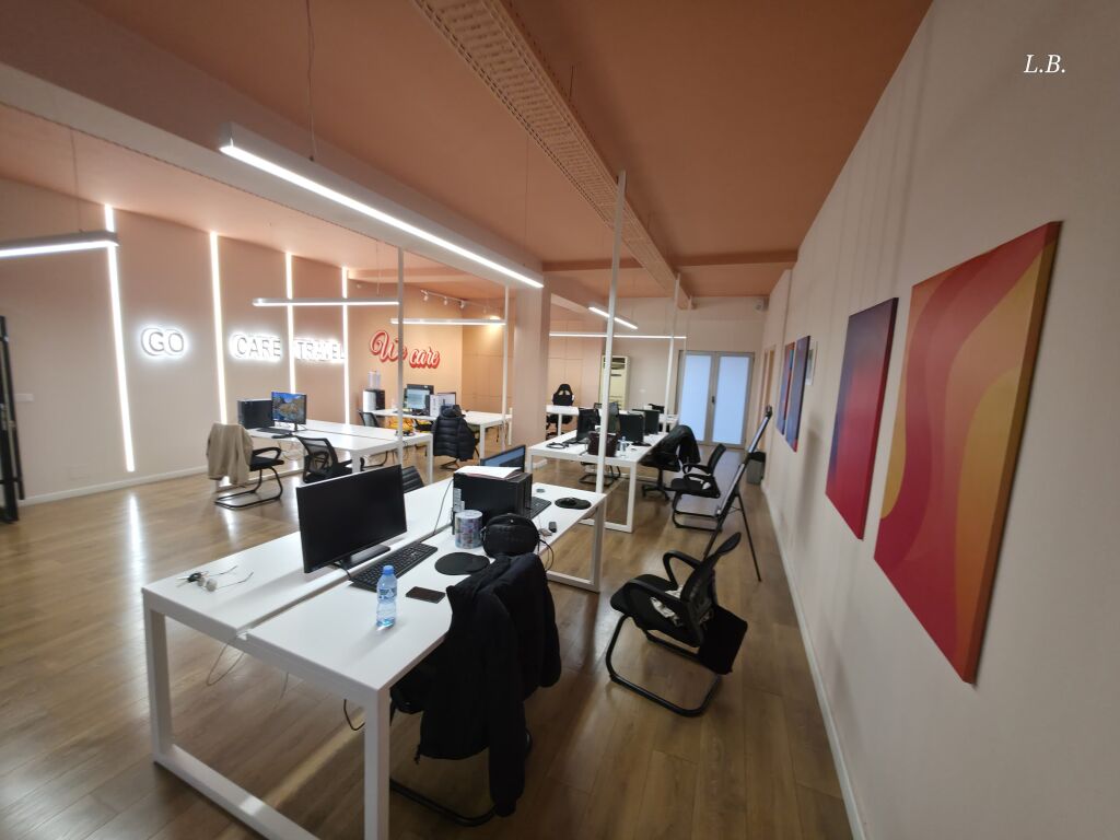 🏢 Ufficio in Affitto 220 m²