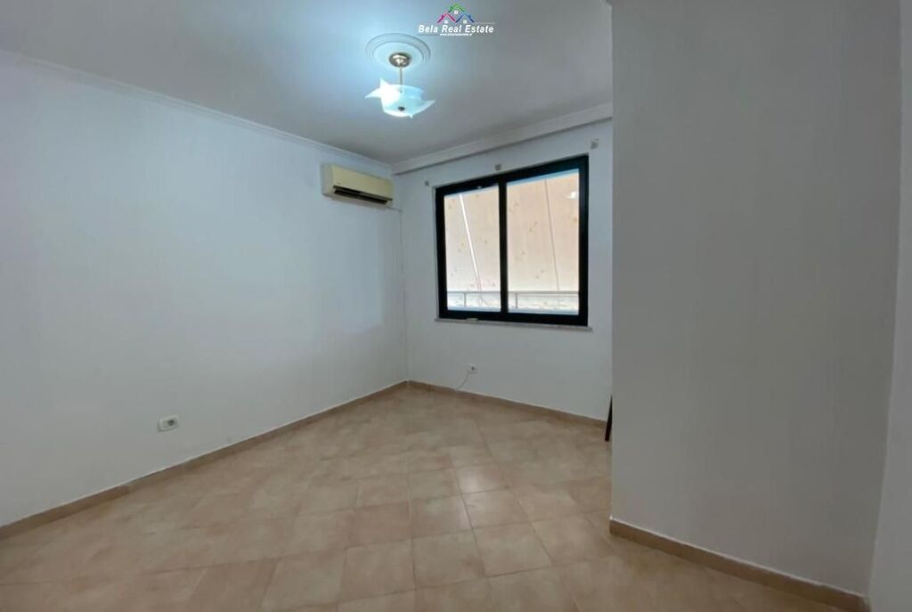 Ufficio in Affitto 3+1 Presso l'ex Esposizione (ID BZ2825) Tirana