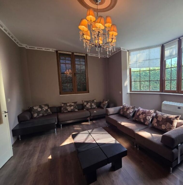 🏡 Villa con cortile in affitto