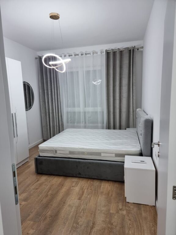 Apartament 1+1 me Garazh për Qira – Komuna e Parisit