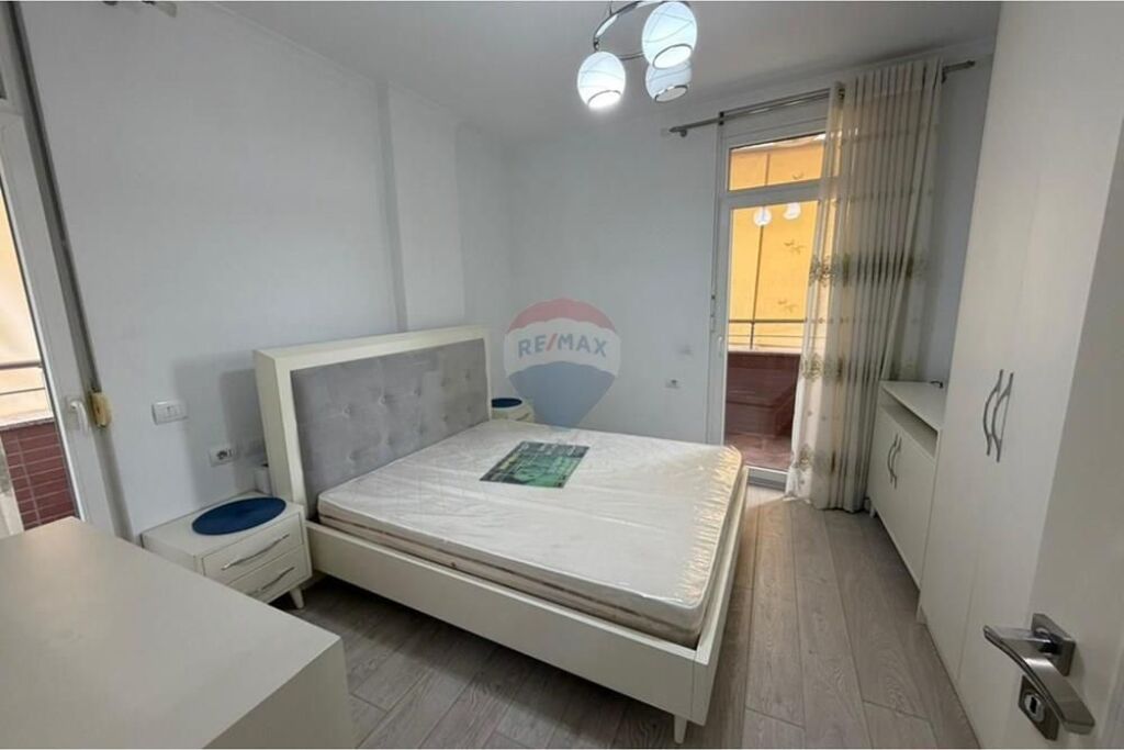 APARTAMENT 2+1+2 PER SHITJE NE XHAMLLIK