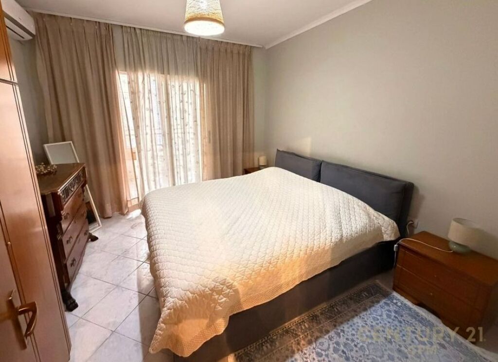 Apartament me qira 1+1 tek Komuna e Parisit