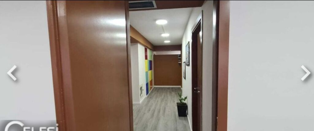 Affittasi AMBIENTE - VIA SAMI FRASHERI, DI FRONTE ALLA SCUOLA PETRO NINI, VICINO ALLA STRADA PRINCIPALE,
