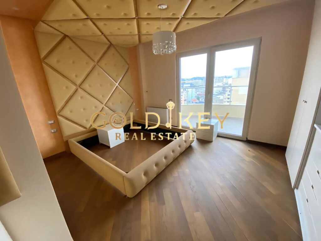 🏠 Shitet Apartament 3+1+2 full pamje deti Plazh Durres