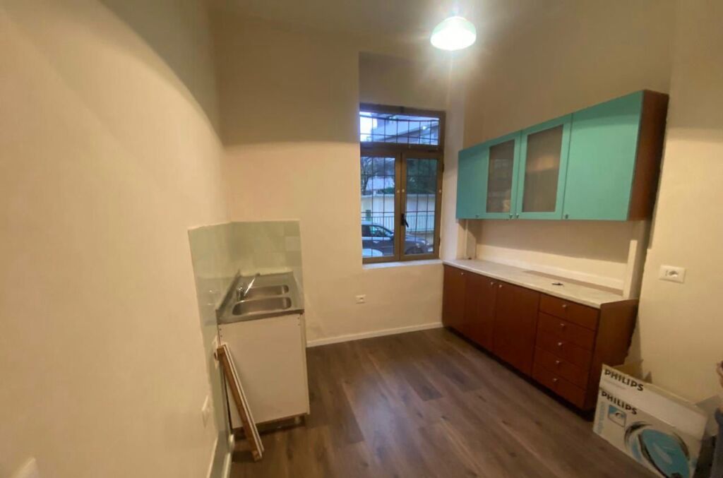 UFFICIO IN AFFITTO 73 M2 VIA DIBRA 1.200 EURO