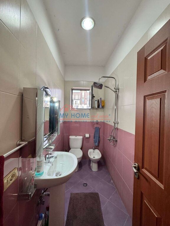 Apartment 3+1 for sale near the former Electric Market Tirana