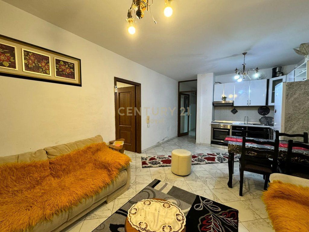 JEPET ME QERA APARTAMENT 2+1 TEK LIQENI I THATE