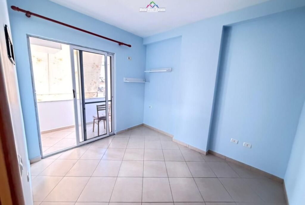 Appartamento In Affitto 2+1 Vicino alla Scuola Rossa (ID B2201732) Tirana
