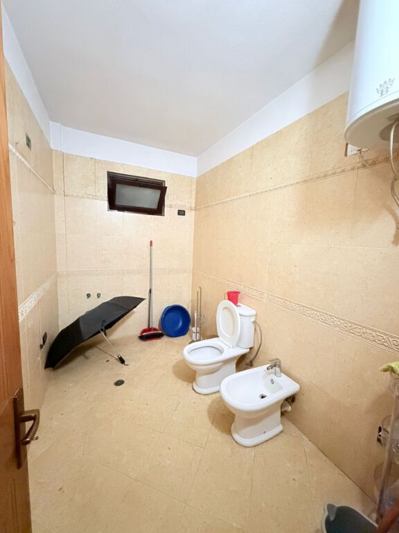 VENDESI APPARTAMENTO 3+1+2 PRANVERA,DURRES