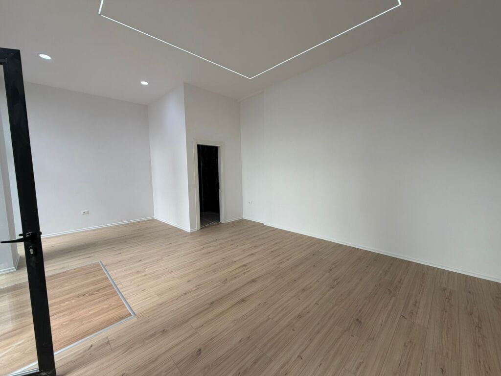 Shop for rent near Mine Peza, Main Road