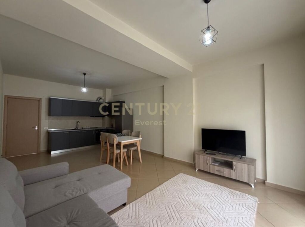 🏡 Apartament 2+1 për Qera