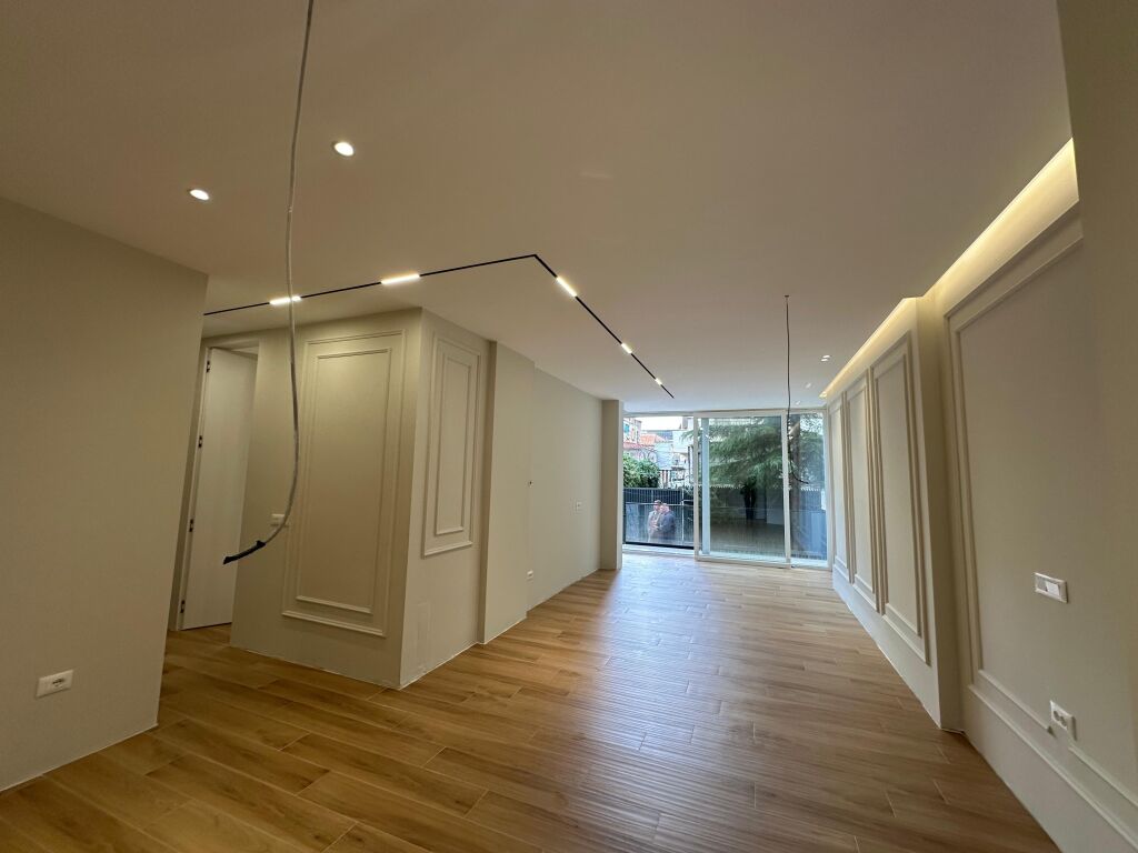 Apartament 2+1 per shitje tek Komuna e Parisit
