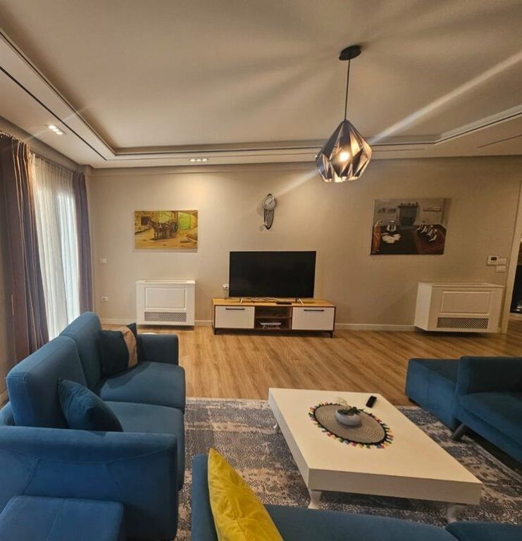 Appartamento premium 2+1+2 (130 m²) in affitto vicino al Lago Artificiale di Tirana!