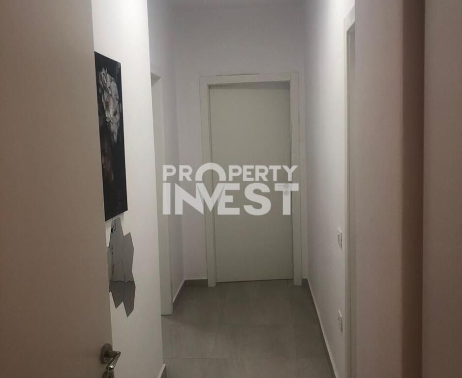 Shitet apartament 3+1+2 Rruga e Dibres perball Restorant Durresi