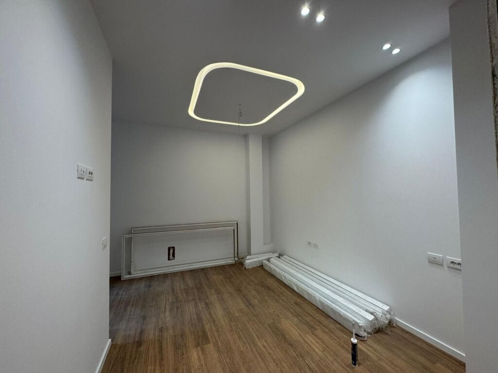 Shitet apartament 1+1 ,Kopshti Zoologjik,rruga Eduard Mano