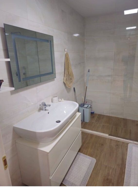 Appartamento premium 2+1+2 (130 m²) in affitto vicino al Lago Artificiale di Tirana!
