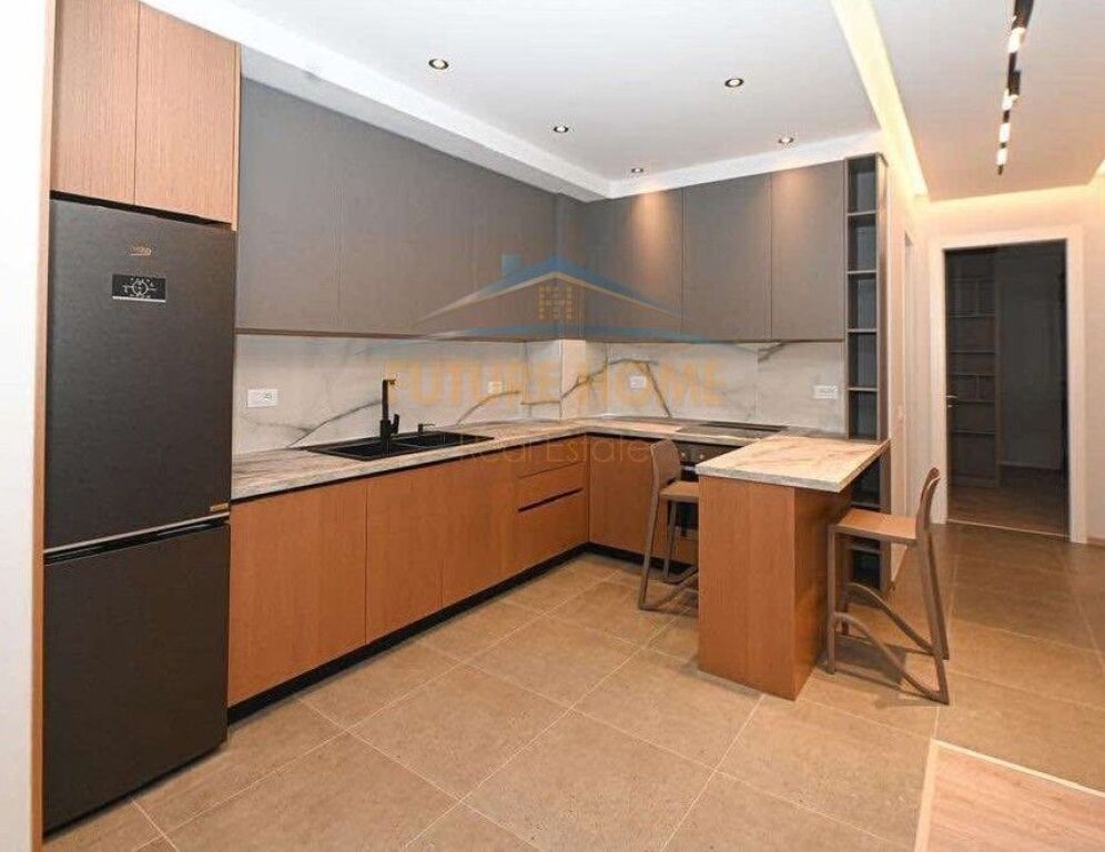 Qira, Apartament 2+1+2+PARKIM ,Kompleksi Delijorgji !