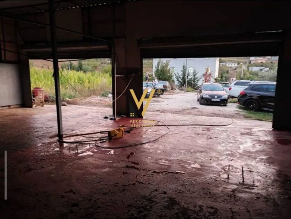 WAREHOUSE 370 M2 FOR RENT IN KOMBINAT 80,000 LEKE