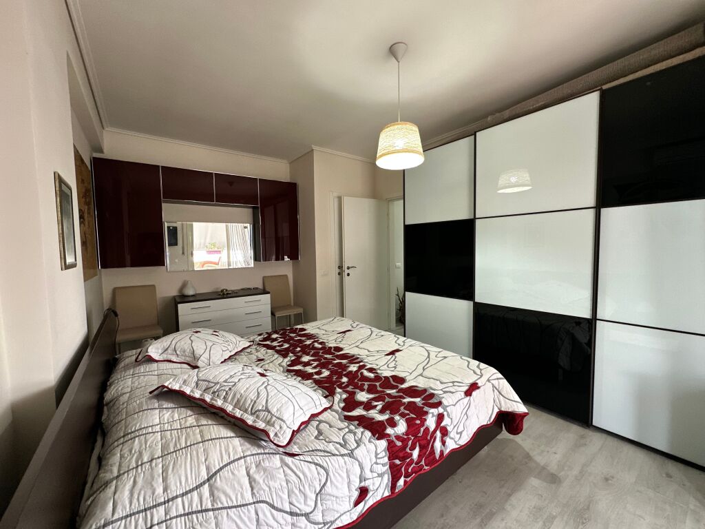 Appartamento 2+1+2 in vendita a Lungomare Vij e Pare, Vista laterale sul mare. 2160€ m2