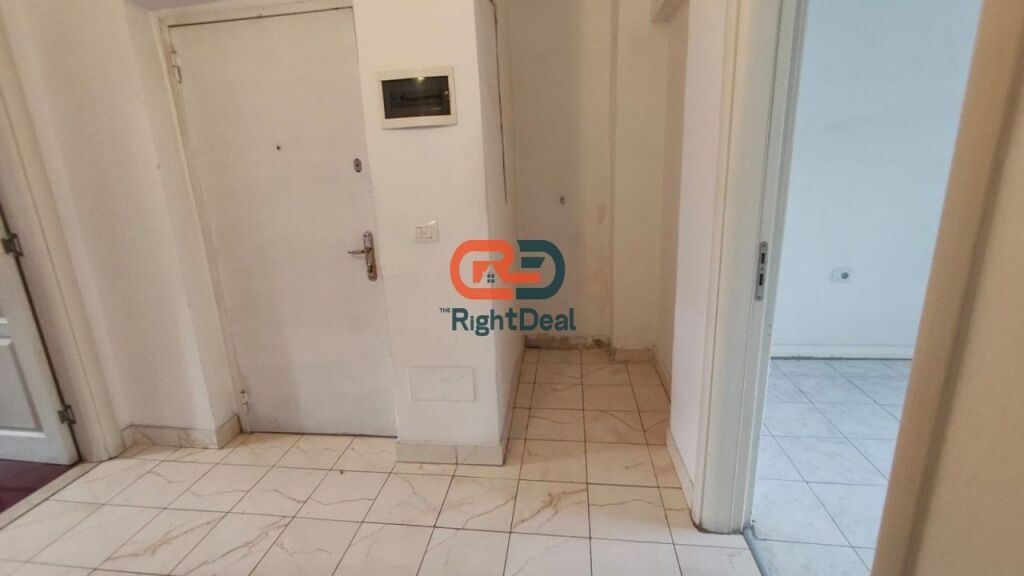 Ne Myslym Shyri, Shitet Apartament 2+1 Me Planimetri Te Rregullt!!