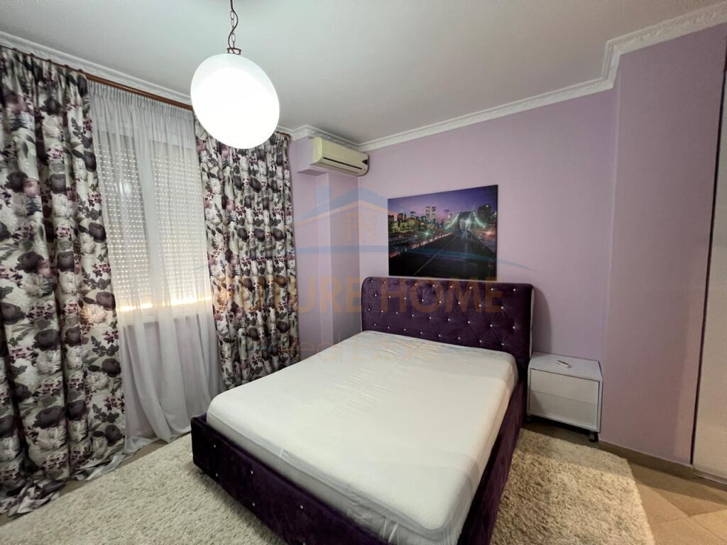 Disponojmë Apartament 2+1+2+Verande, për Qera Apartamenti
