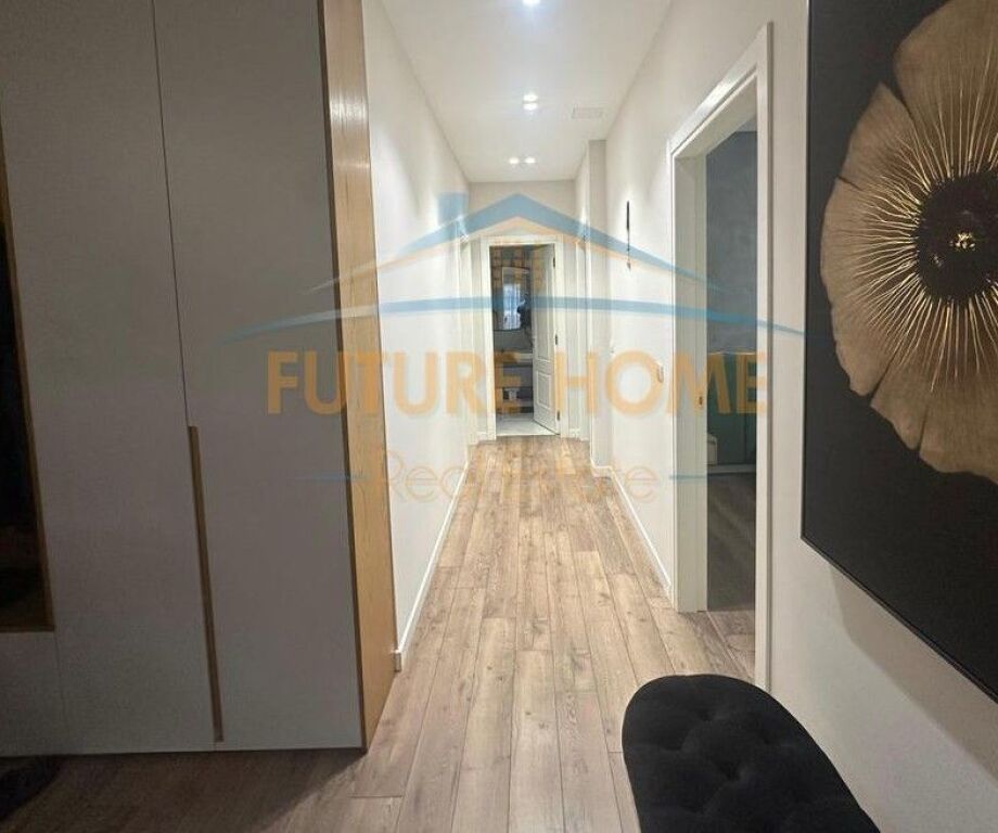 Affitto, Appartamento 3+1+2+Posto Auto, Via Kosovarëve, Tirana