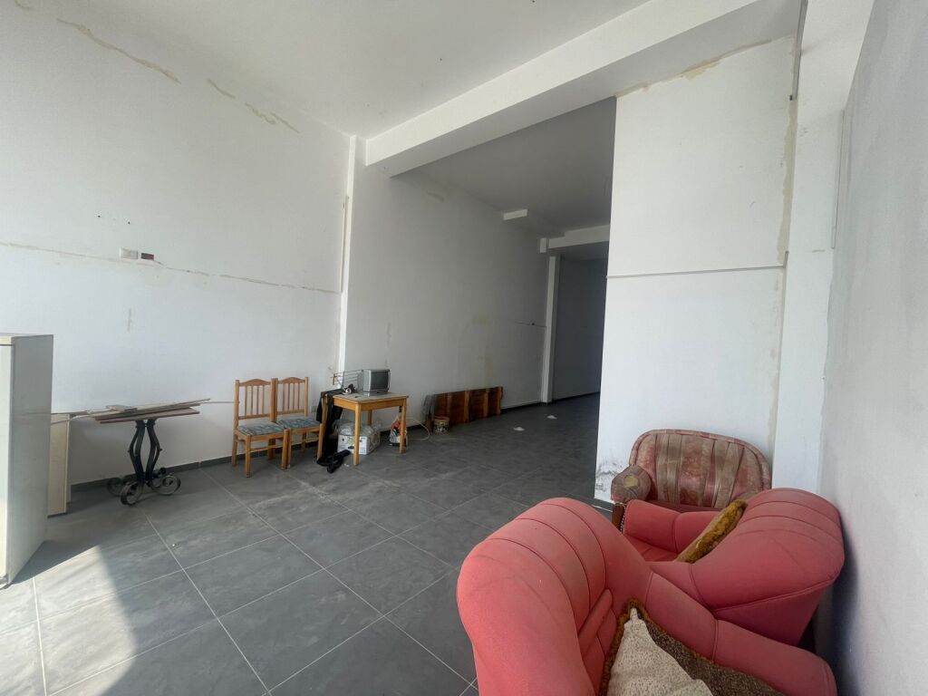 NEGOZIO IN VENDITA NELLA NUOVA ANELLO  145 M2