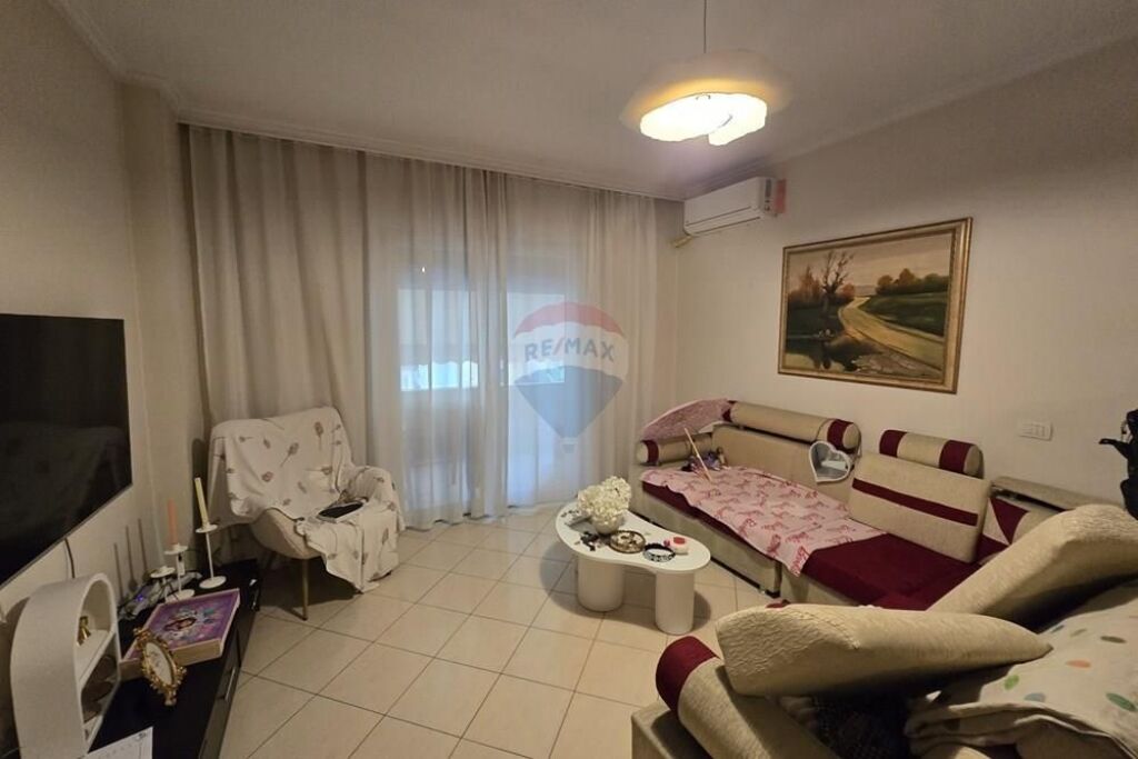 Apartament 1+1 ne Shitje tek Kthesa e Kamzes