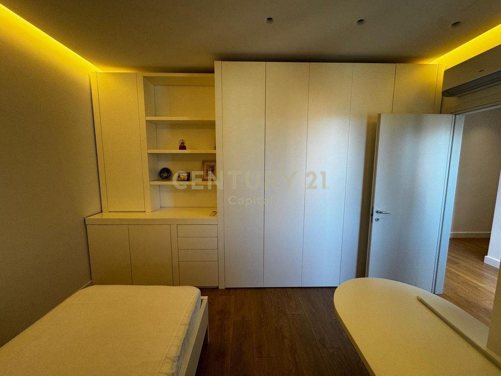 Duplex Moderno in Affitto – Centro, Tirana