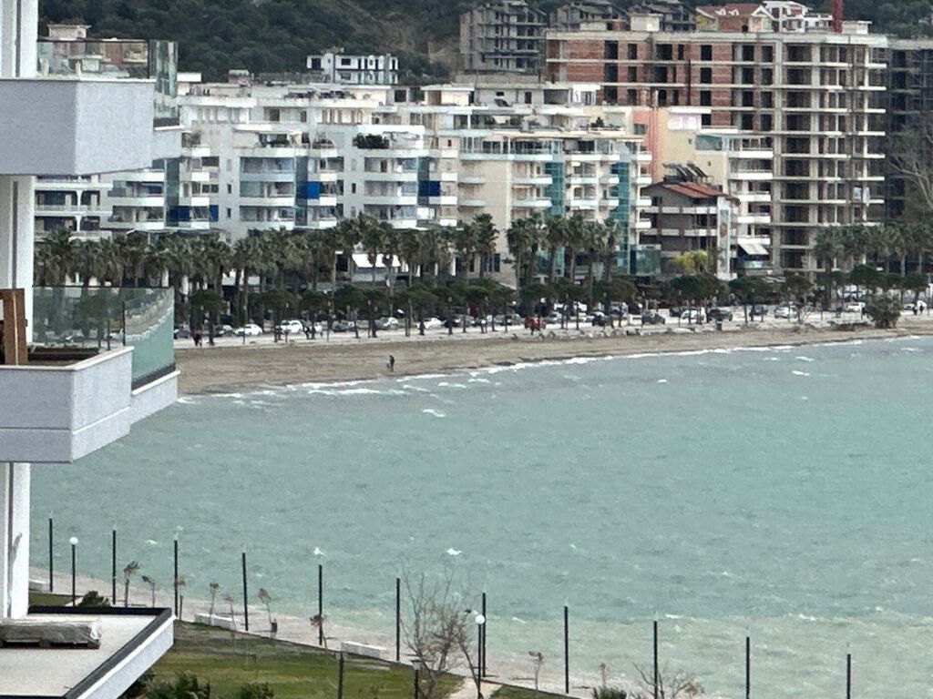 Appartamento 2+1+2 in vendita a Lungomare Vij e Pare, Vista laterale sul mare. 2160€ m2