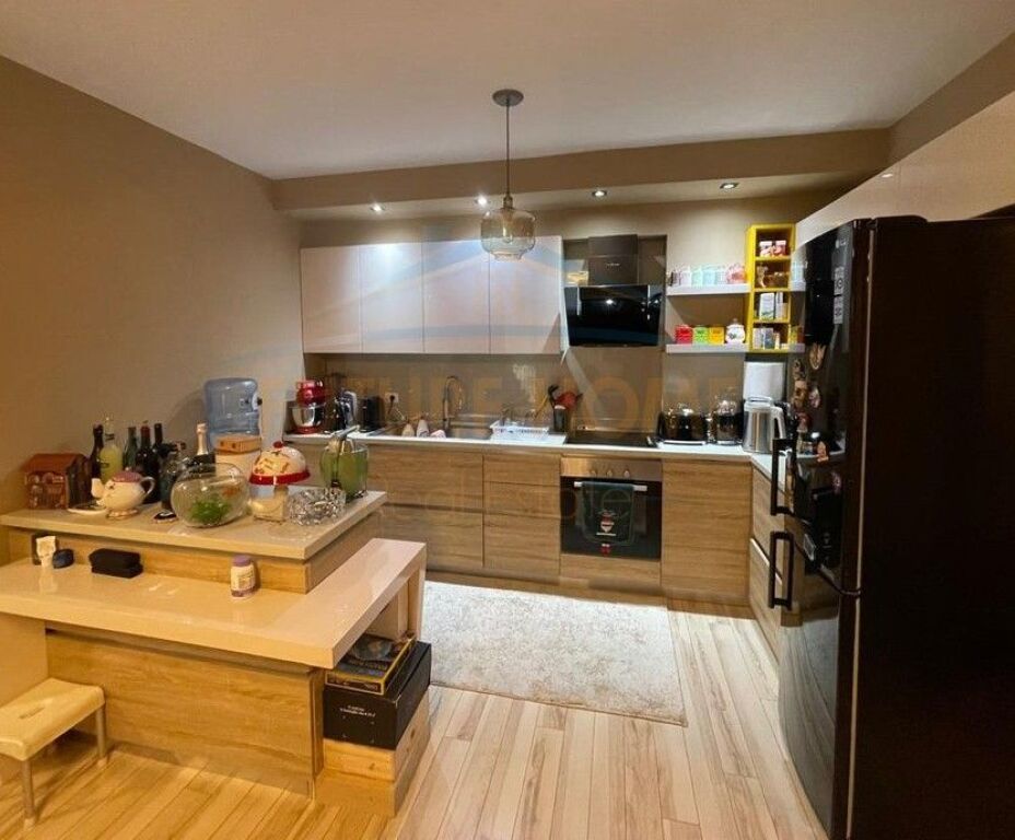 In vendita, Appartamento 2+1+2, Città Studentesca, Tirana