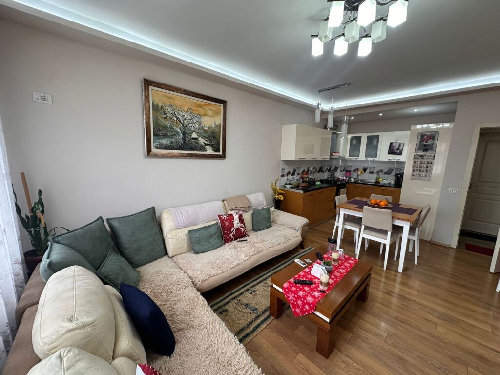 Apartament 2+1+2 per shitje ne Astir