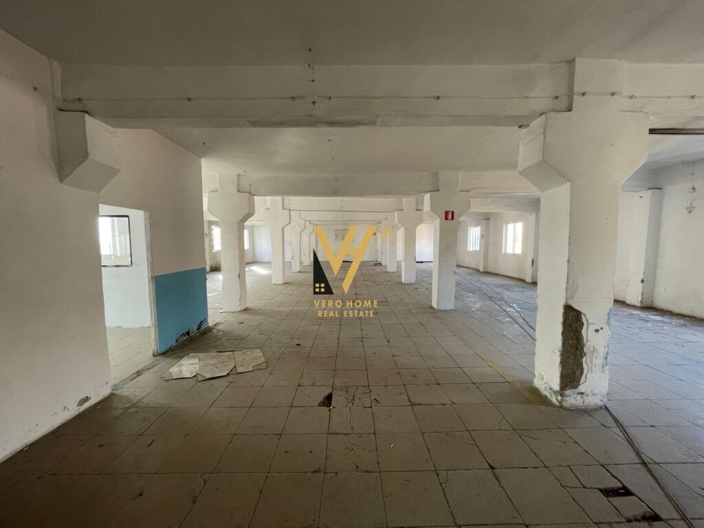 GIVEN WAREHOUSE 600 M2 FOR RENT IN ALLIAS 1,300 EURO