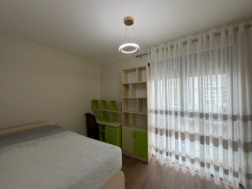 APARTAMENT 2+1+2 NE LAPRAK PER SHITJE