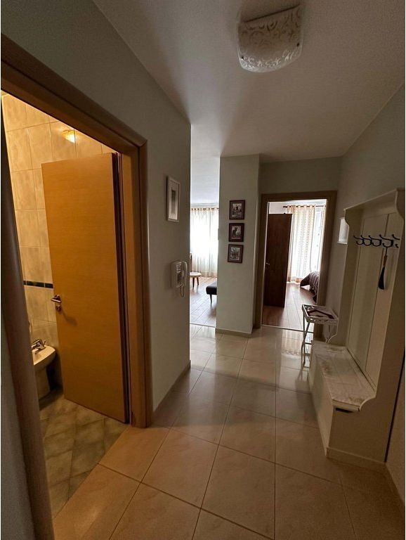 APARTAMENT 1+1 ME QIRA TEK RRUGA BOGDANEVE - Widok 2