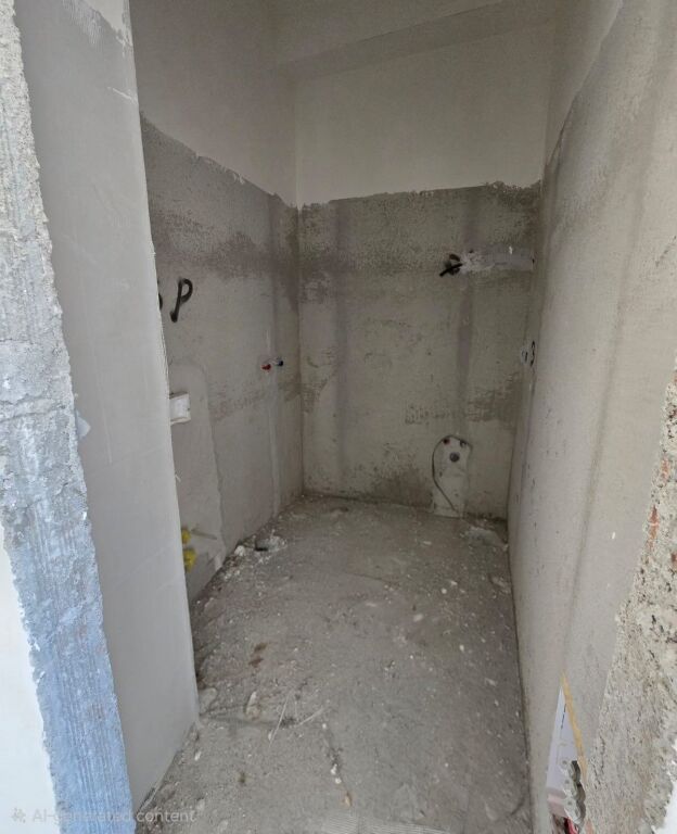 🏢 Appartamento 2+1 in Vendita – Inizio del Nuovo Viale, Tirana