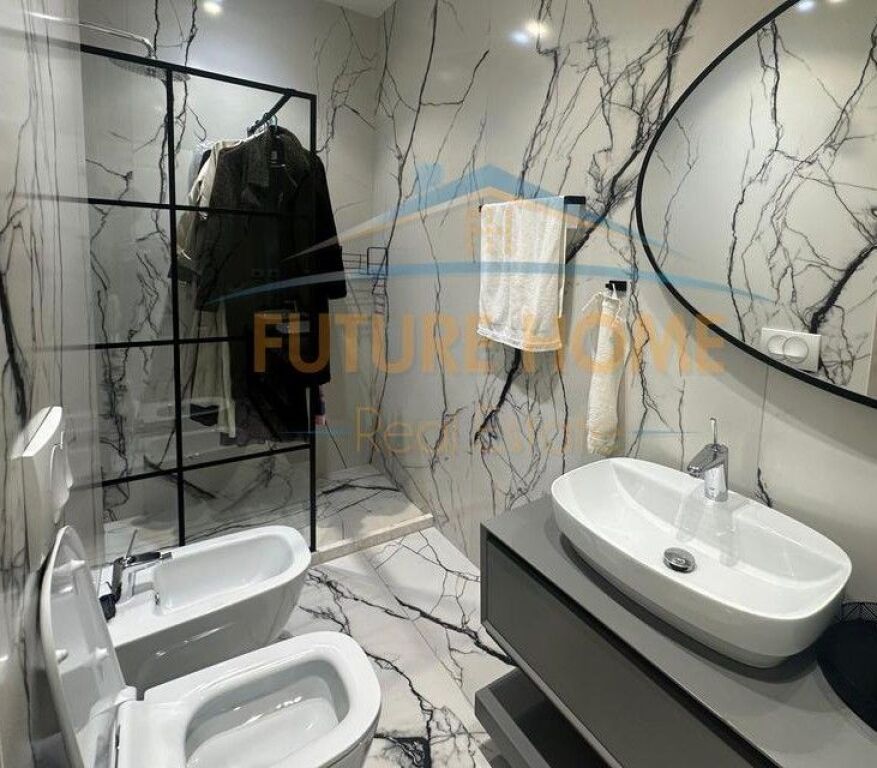 Affitto, Appartamento 3+1+2+Posto Auto, Via Kosovarëve, Tirana