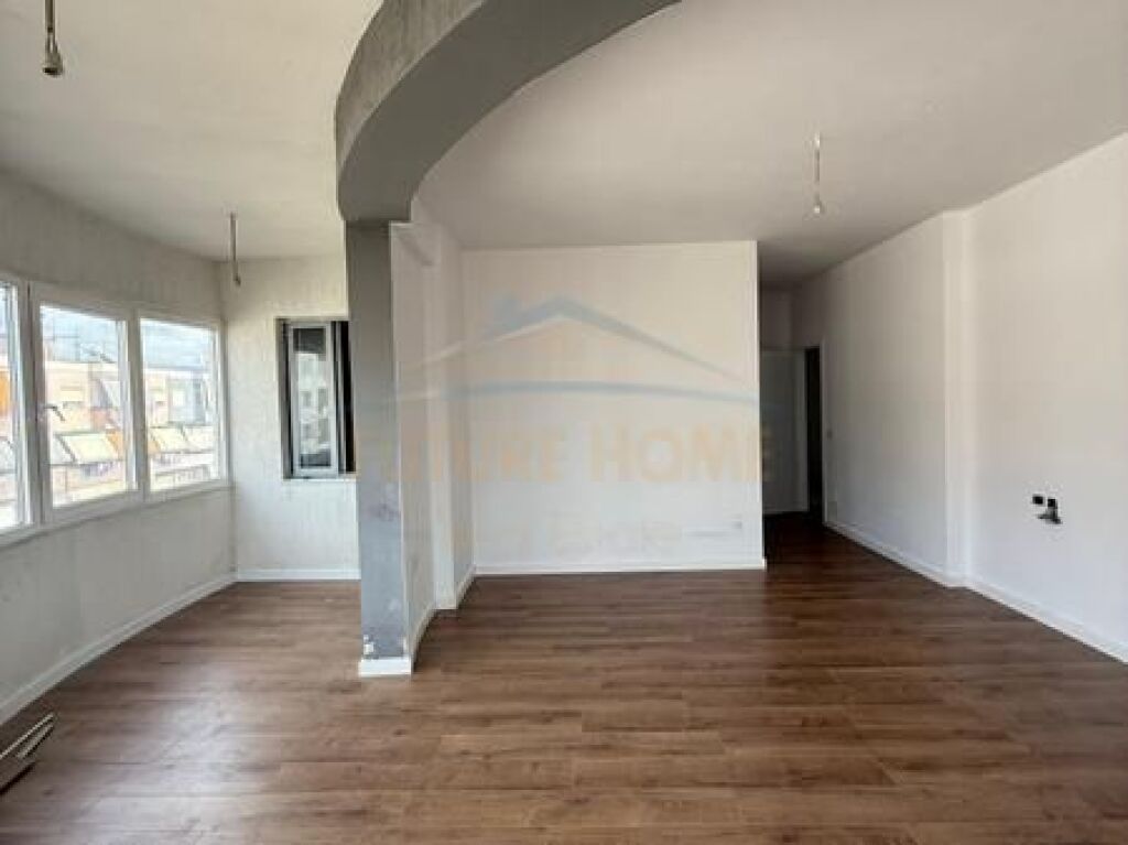 In vendita, Appartamento 3+1+Veranda, Anello nuovo, Tirana