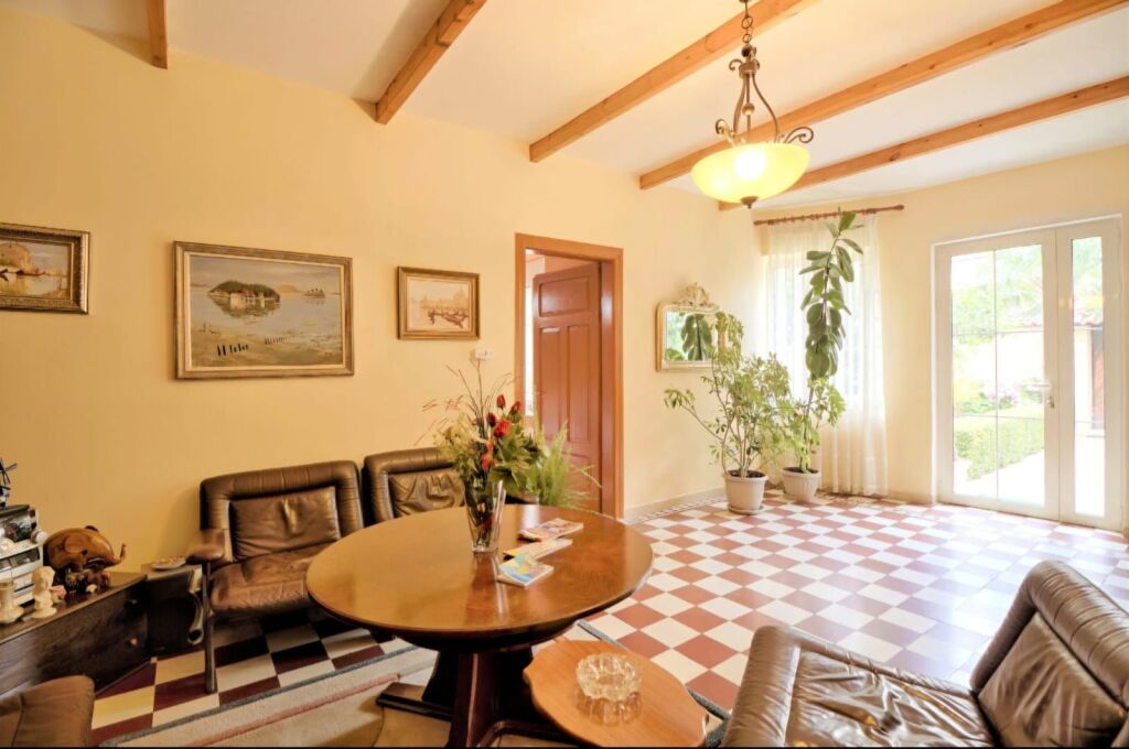 🏡 PRIVATE HOUSE FOR RENT – Pazari i Ri