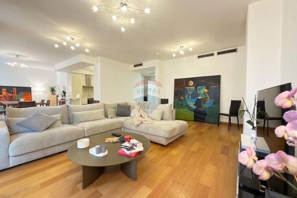 Apartment 3+1 for sale Air Albania Stadium!