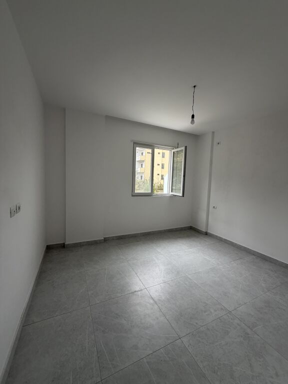 Appartamento super investito 1+1 in vendita nella zona di Shkëmbi i Kavajës 🌊