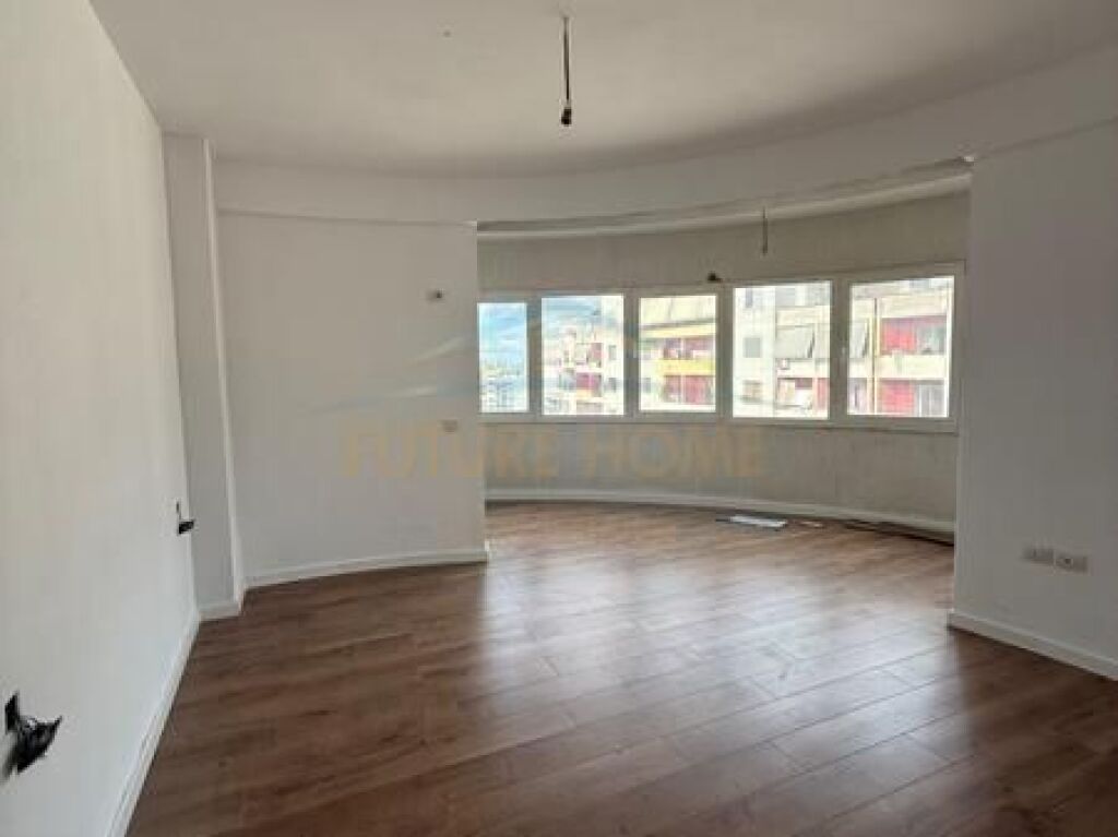 In vendita, Appartamento 3+1+Veranda, Anello nuovo, Tirana
