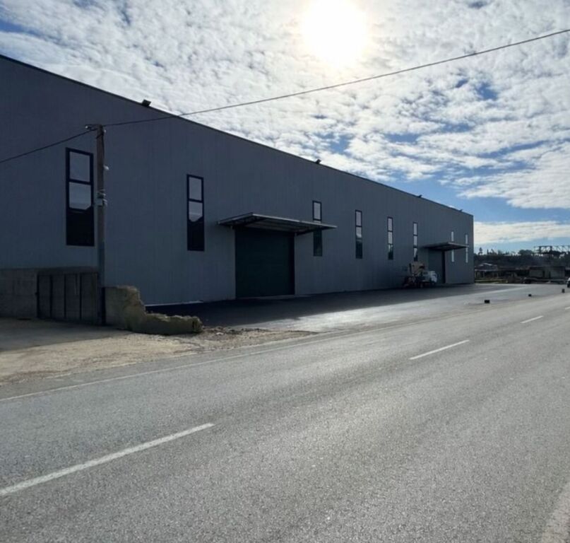 🏭 2-story industrial warehouse for rent