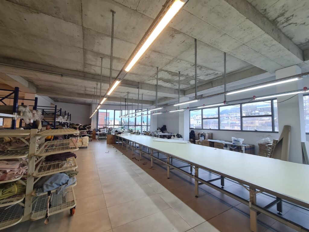 IN AFFITTO MAGAZZINO DI 1100 M2 A KOMBINAT