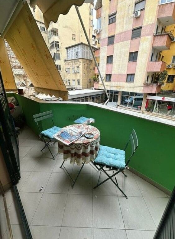 Myslym Shyri - Affittasi 2+1+cucina separata+veranda