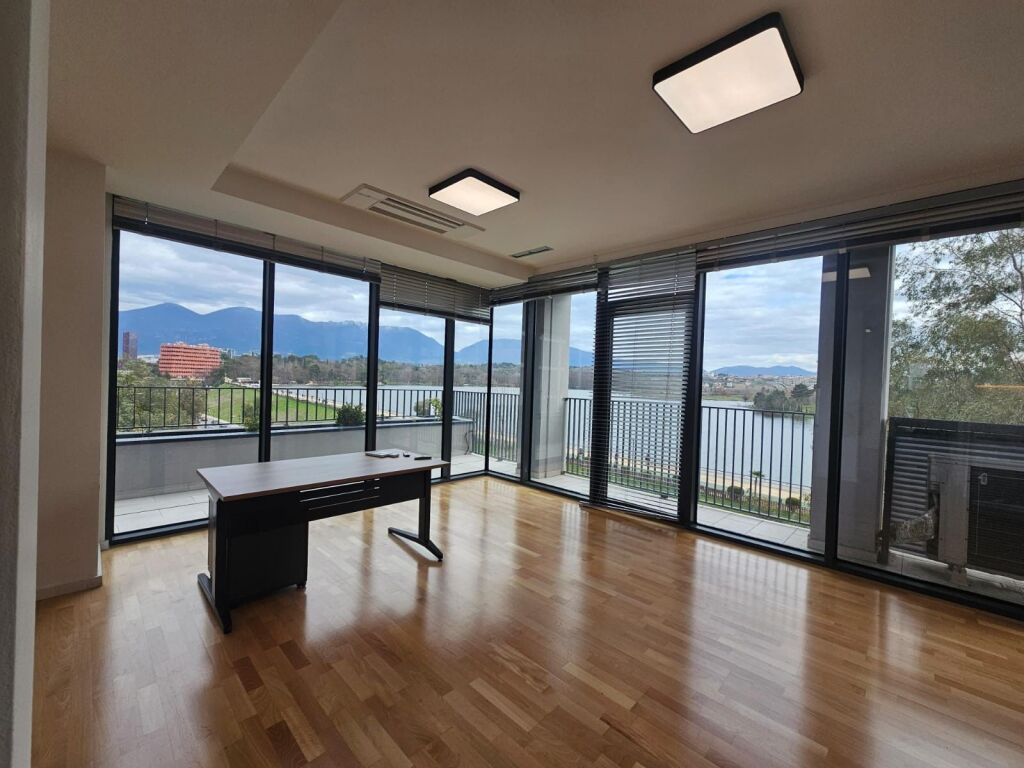 Lake View, Ufficio in affitto + 3 posti auto