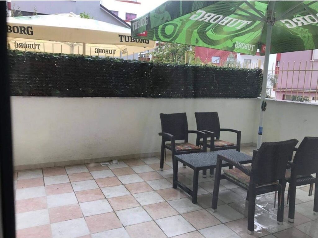 2+1,arredato vicino a spar 2, fresco prezzo 450 mila lek