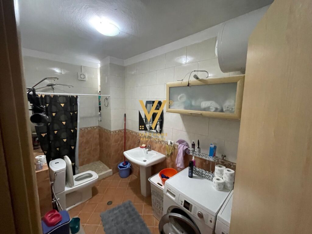 JEPET APARTAMENT 2+1+BLK ME QERA TE DELIJORGJI 800 EURO