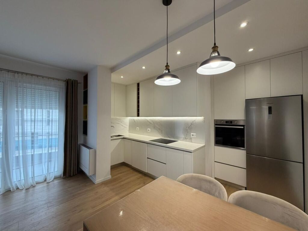 Apartament 2+1+Parking per qira tek Kopeshti Zoologjik.