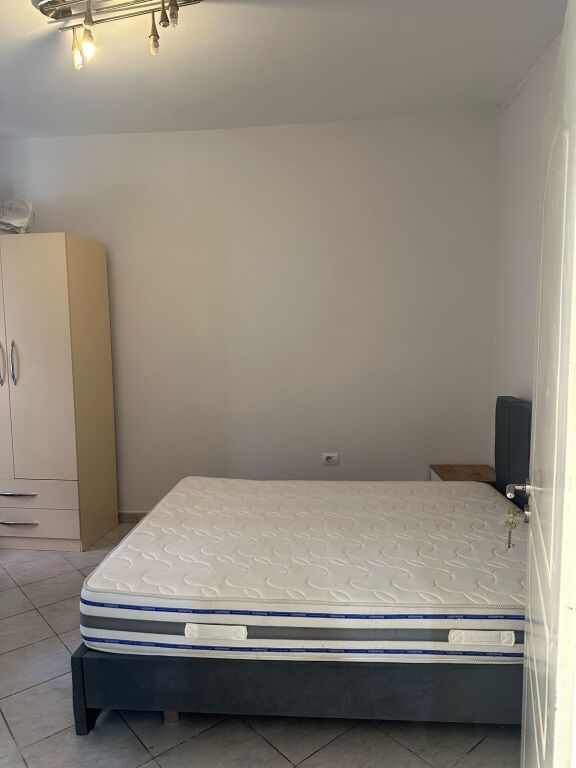 Studio apartment for rent on Kosovareve Street .